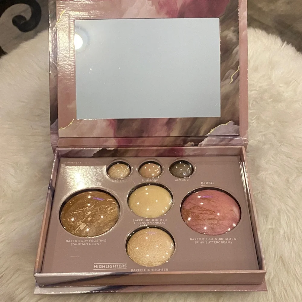 Laura Geller The Best of the Best Palette in Pink and Gold - Picture 4 of 5